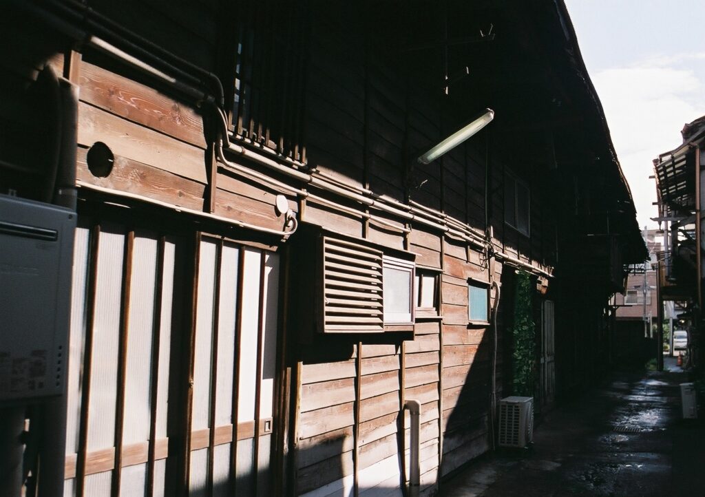 古町に残る伝統的な長屋
